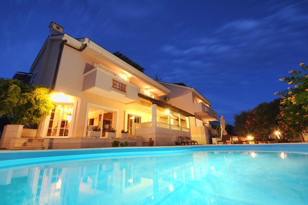 Apartments Villa Marnii Kožino Exterior foto