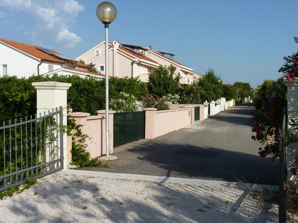 Apartments Villa Marnii Kožino Exterior foto