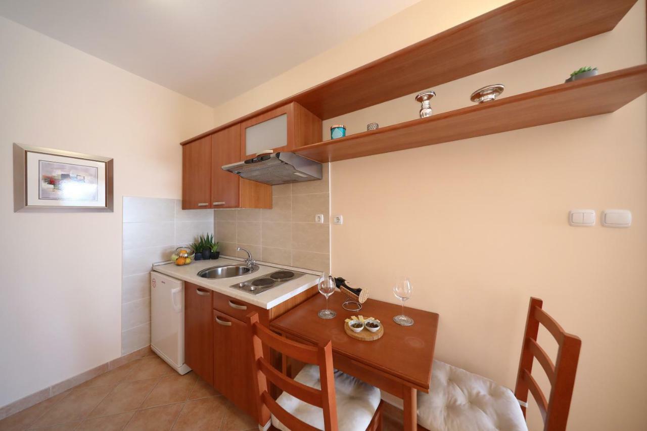 Apartments Villa Marnii Kožino Exterior foto